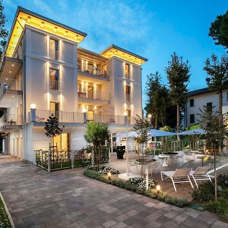 Elegance Riccione Aparthotel Exterior photo