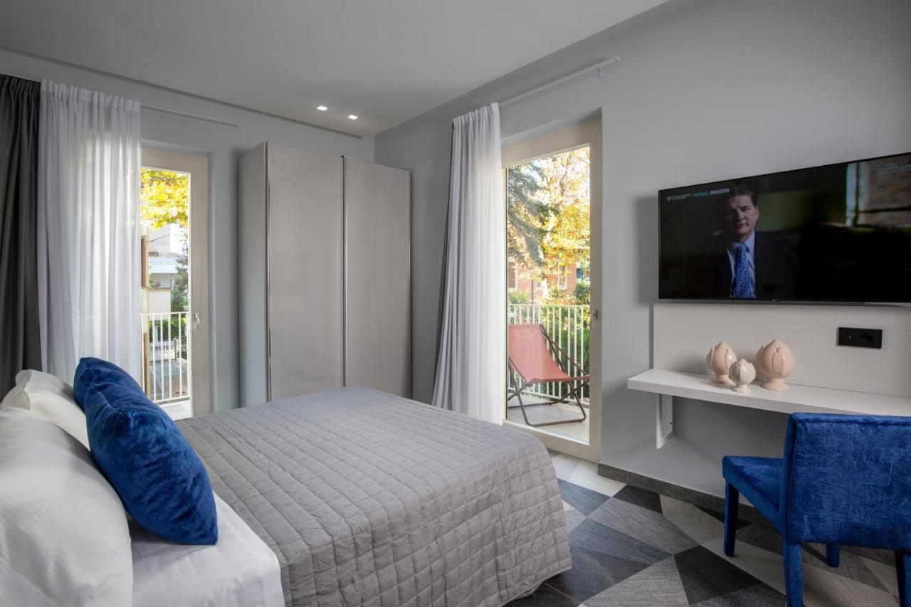 Elegance Riccione Aparthotel Exterior photo